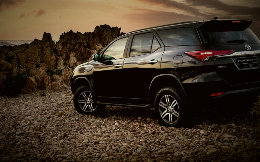 Toyota Fortuner 4×4 — 7-seater four-wheel drive